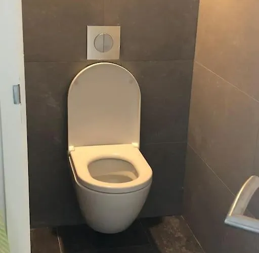 Met Eigen Douche, Toilet, Kitchenette