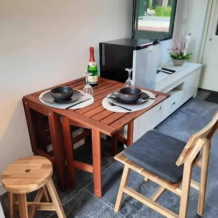 Met Eigen Douche, Toilet, Kitchenette Kolhorn