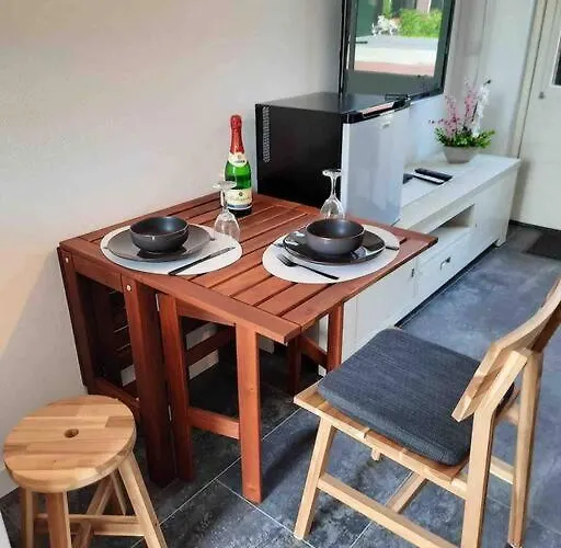 Met Eigen Douche, Toilet, Kitchenette Kolhorn